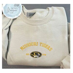 Missouri Tigers Embroidered Sweatshirt shirt Crewneck – NCAA Team Apparel 1839